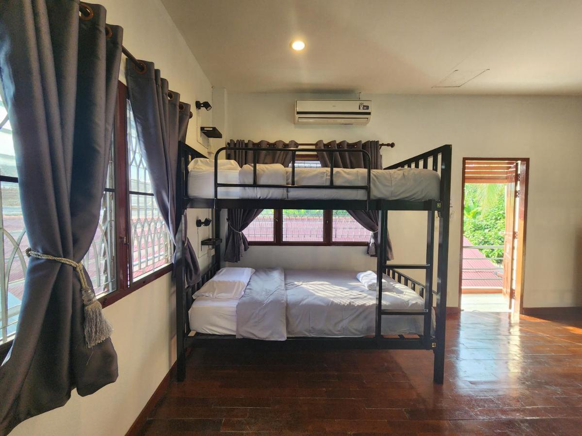 Blue Moon House - A Budget Hostel For Easy Travellers Chiang Mai Exterior photo