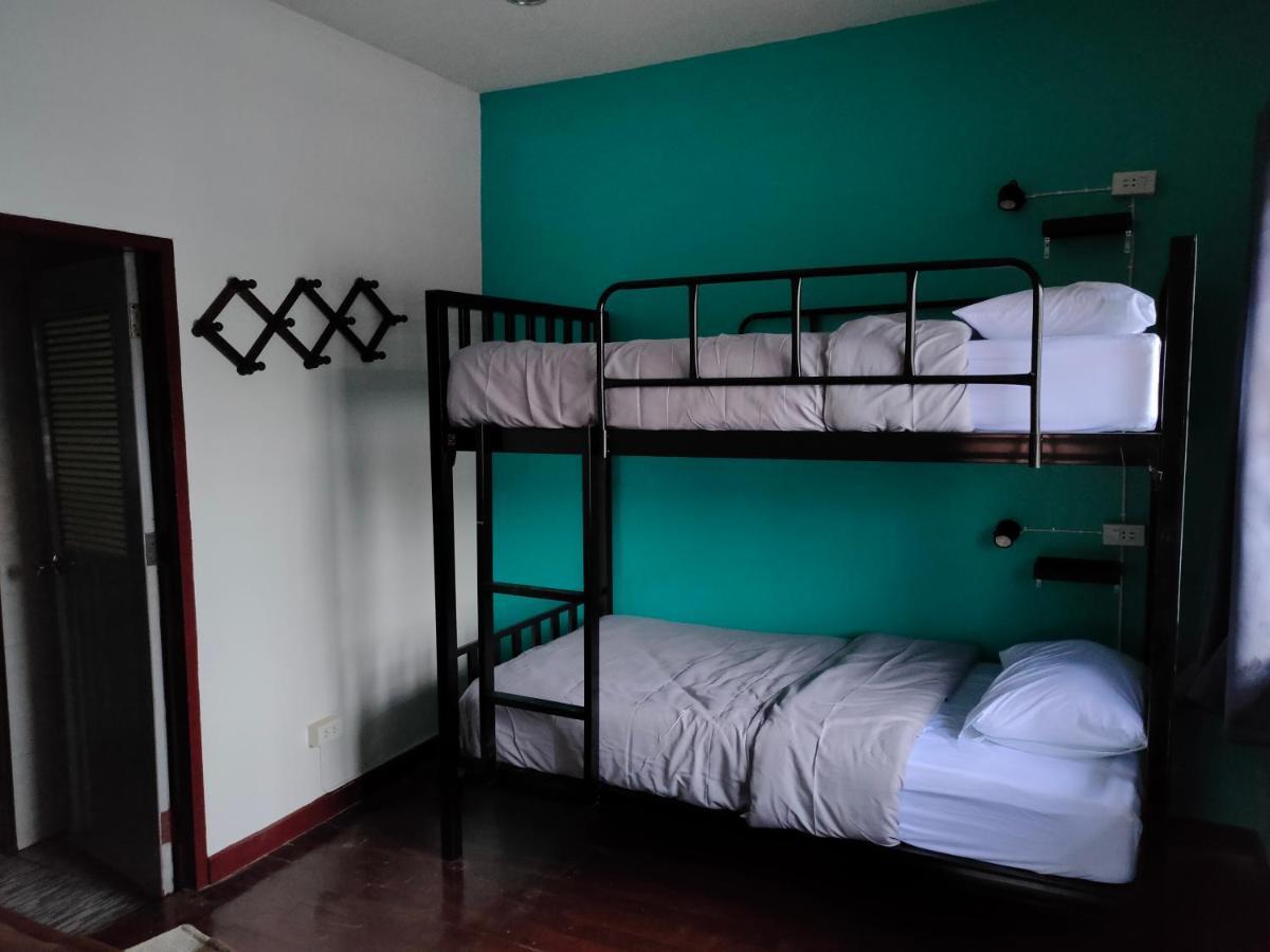 Blue Moon House - A Budget Hostel For Easy Travellers Chiang Mai Exterior photo
