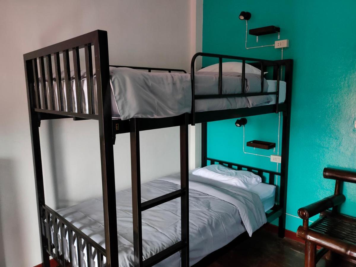 Blue Moon House - A Budget Hostel For Easy Travellers Chiang Mai Exterior photo